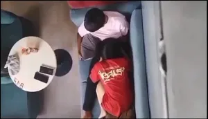 Quay lén tình nhân mút mút cho em gái nơi công cộng