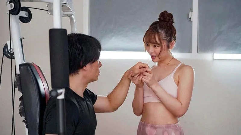 Nữ huấn luyện viên gym và anh ccây hàng học viên trúng số vl