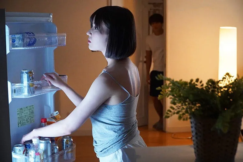 Chị vợ cãi nhau với ông chồng đến nhà cô bạn gái ở rồi phang luôn anh xã em gái